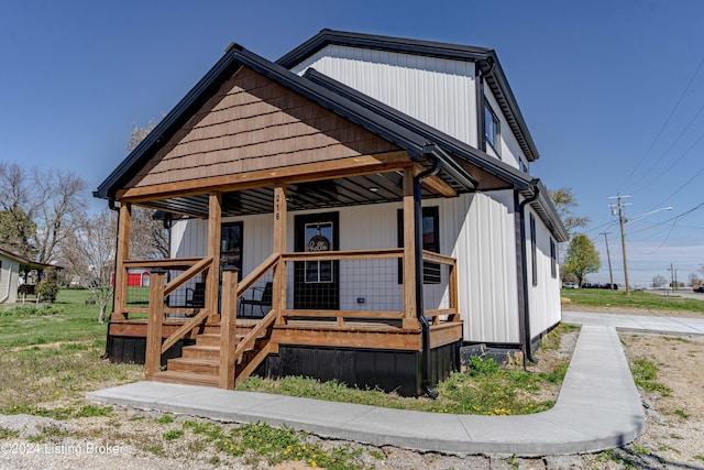 view of front of house with covered porch