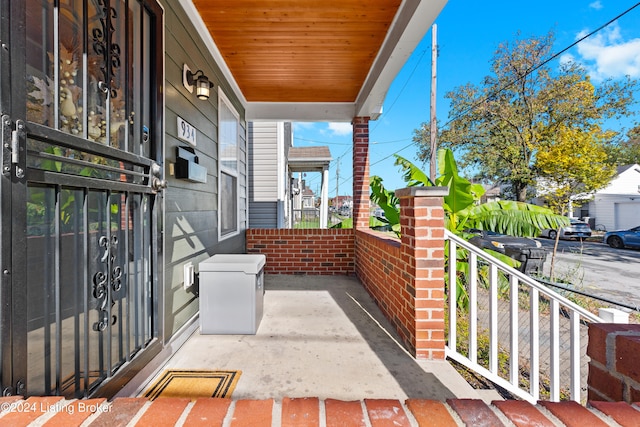 balcony with a porch