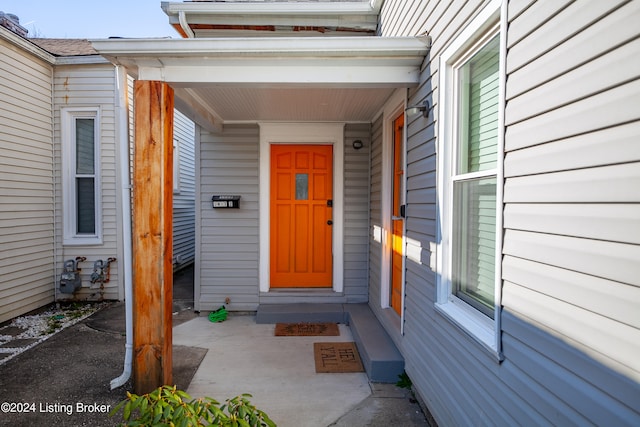 view of property entrance