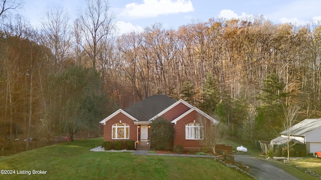 view of front of house featuring a front yard