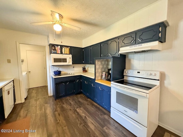 kitchen with blue cabinets, a textured ceiling, ceiling fan, dark hardwood / wood-style floors, and white appliances