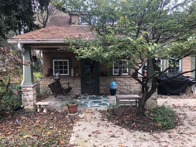 view of front of house featuring covered porch