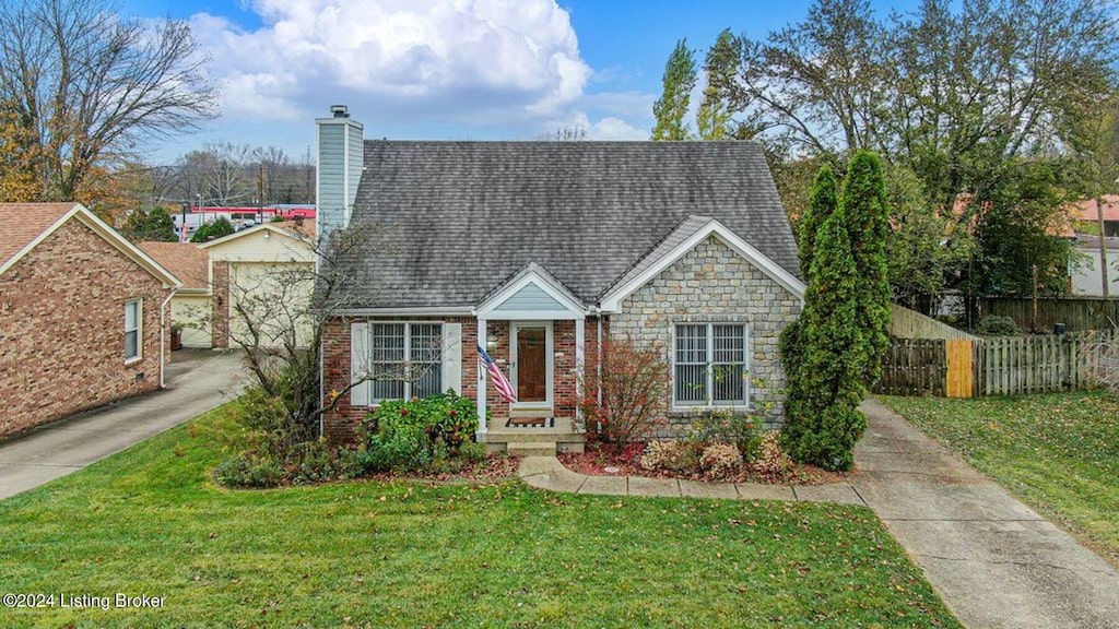 view of front of house with a front yard