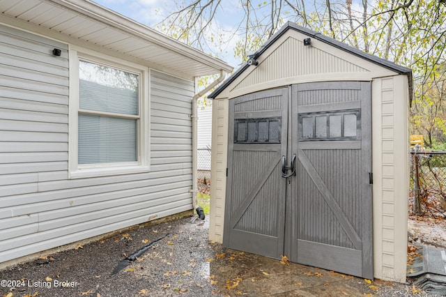 view of outbuilding