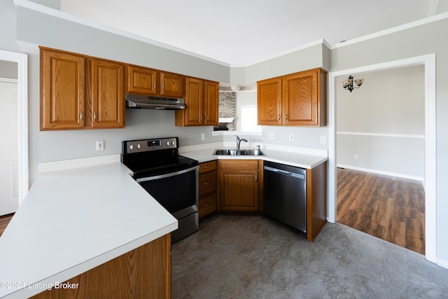 kitchen with kitchen peninsula, sink, dark hardwood / wood-style floors, and appliances with stainless steel finishes