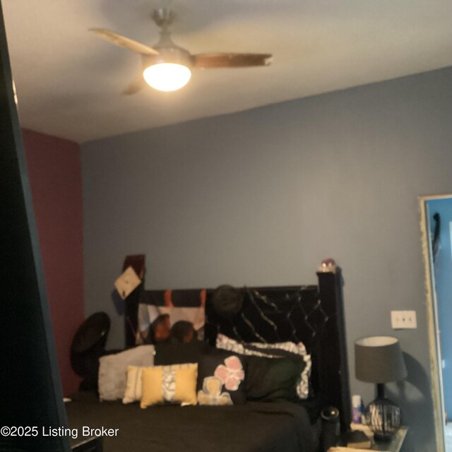 bedroom with a ceiling fan