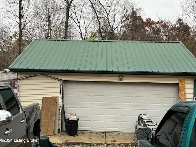 view of detached garage