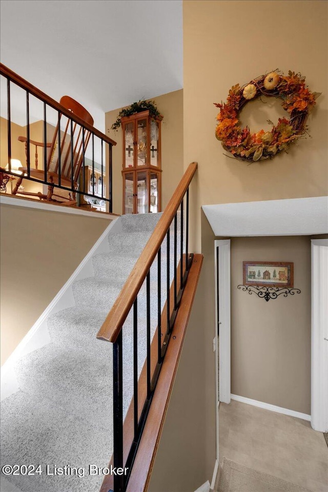 11487 Skyline Dr, Louisville, KY 40229 - photo 4