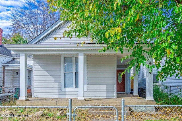 view of front of house featuring a porch