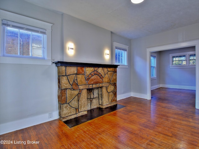 living room with wood-type flooring