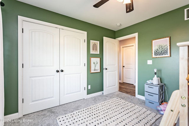 unfurnished bedroom featuring a closet and ceiling fan