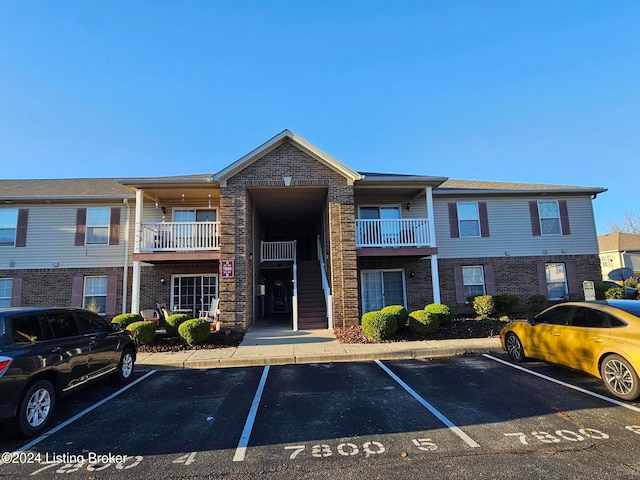 Listing photo 2 for 7800 Alfred Schlatter Dr Unit 2, Louisville KY 40214