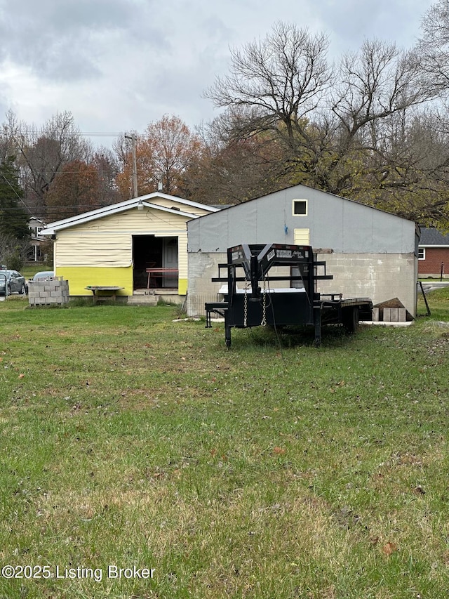 view of outdoor structure featuring a yard