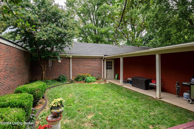 view of yard with a patio