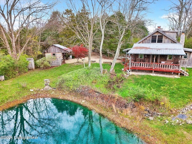 view of yard with a storage shed