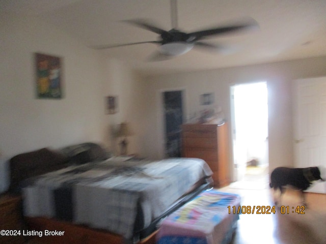 bedroom featuring ceiling fan