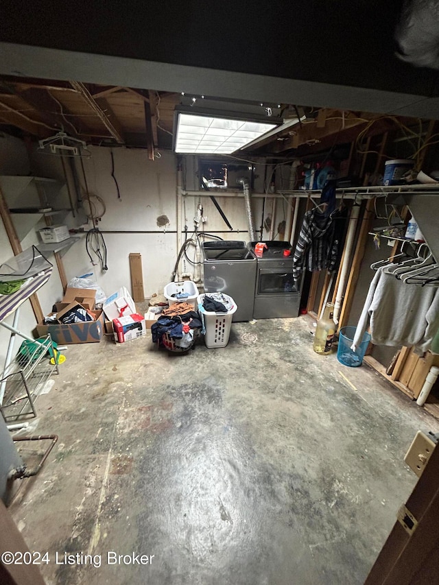 basement with washer / dryer