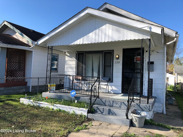 view of front of home featuring a porch