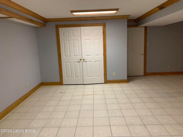 unfurnished bedroom featuring a closet