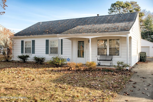 single story home featuring a porch