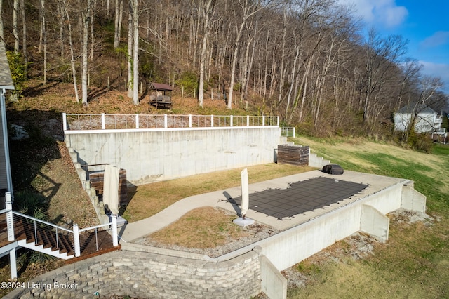 view of yard with a patio area