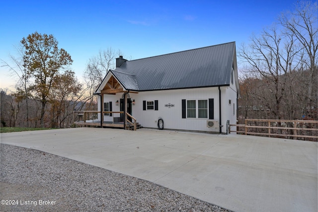 view of front of home