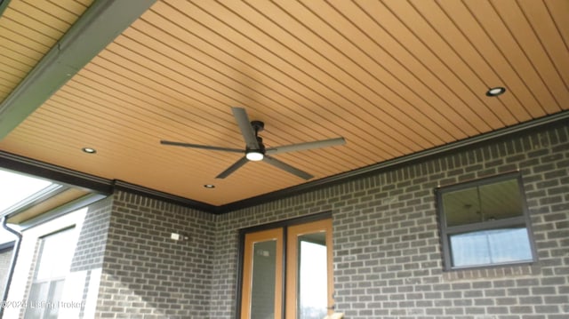 details with ceiling fan