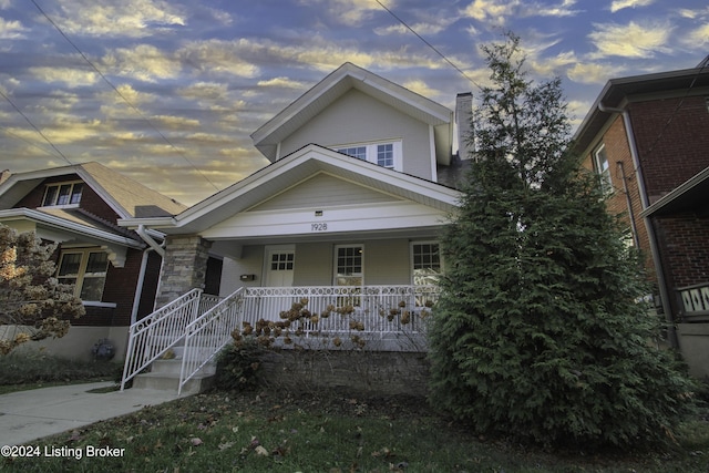 view of front facade with covered porch