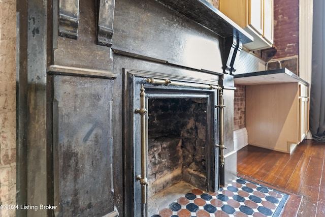 room details featuring hardwood / wood-style flooring