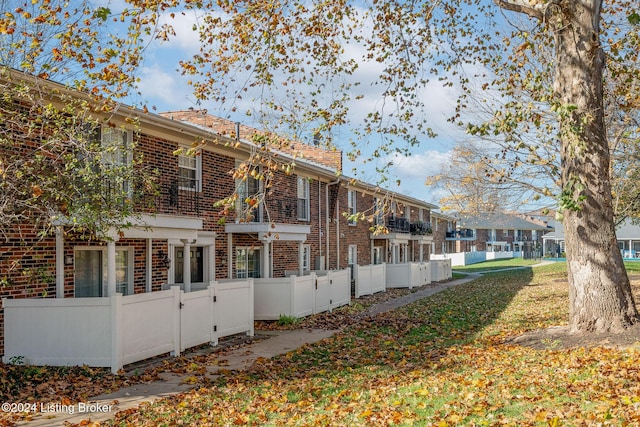 exterior space featuring a lawn