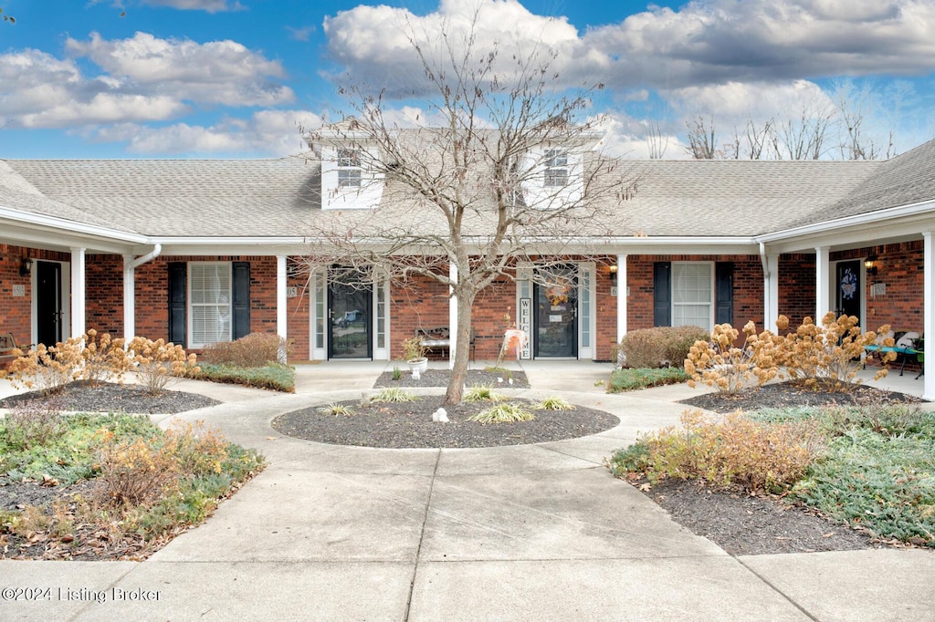 view of front of home