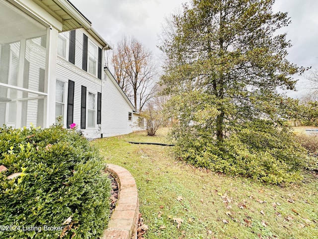 205 W Chestnut St, Leitchfield, KY 42754 - view of green lawn