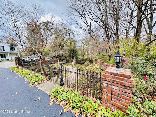 205 W Chestnut St, Leitchfield, KY 42754 - view of community sign