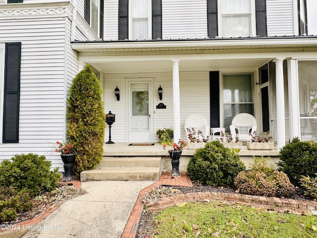 205 W Chestnut St, Leitchfield, KY 42754 - entrance to property with a porch