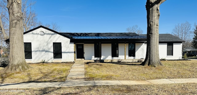 view of front of house with covered porch