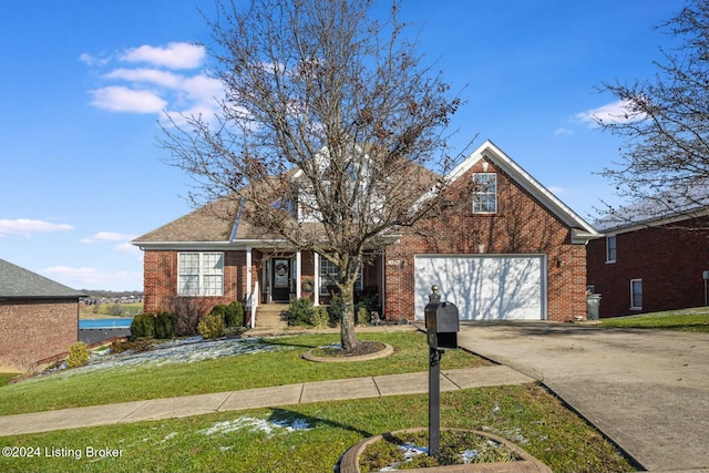 front of property with a front lawn