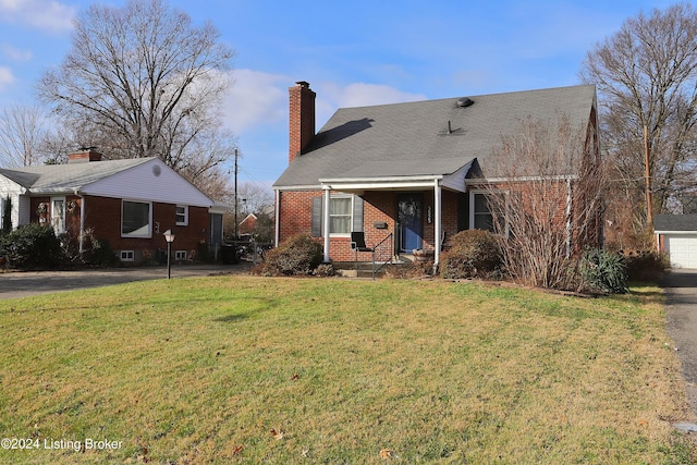 view of front facade with a front yard