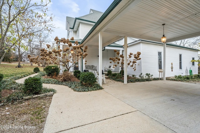 view of patio / terrace featuring covered porch