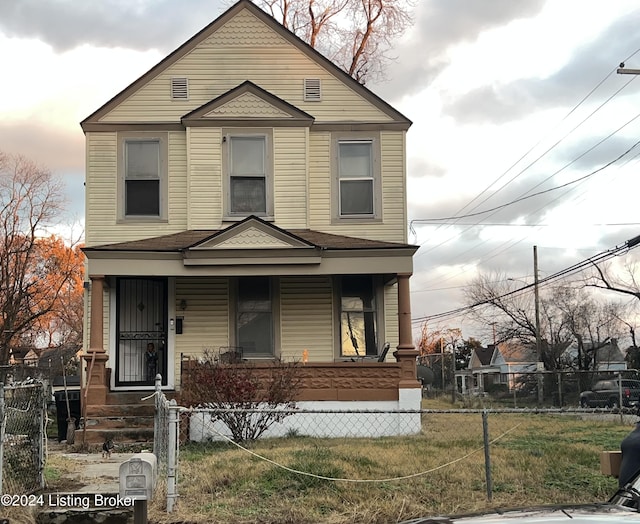 view of front of property featuring a porch