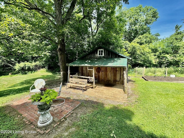 view of yard with a patio