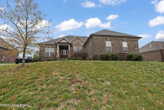 view of front of property with a front yard