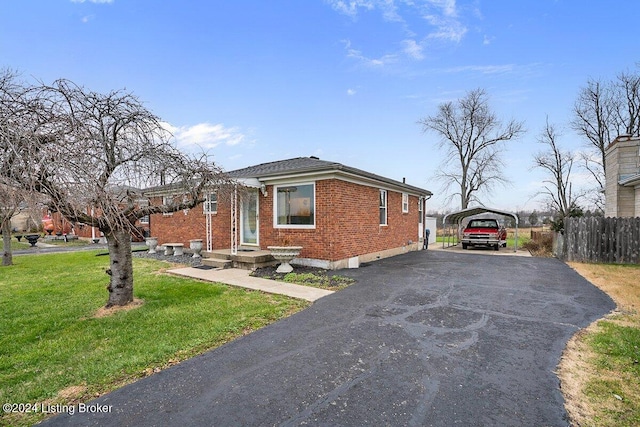 view of front facade with a front yard