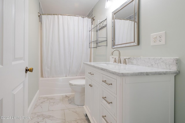 full bathroom featuring shower / tub combo with curtain, vanity, and toilet