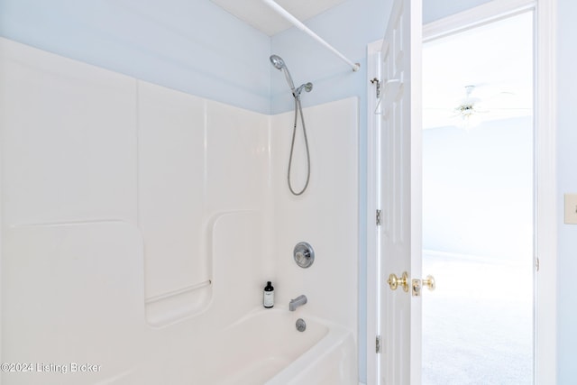 bathroom featuring shower / bathing tub combination