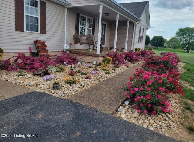 view of front of house with a porch