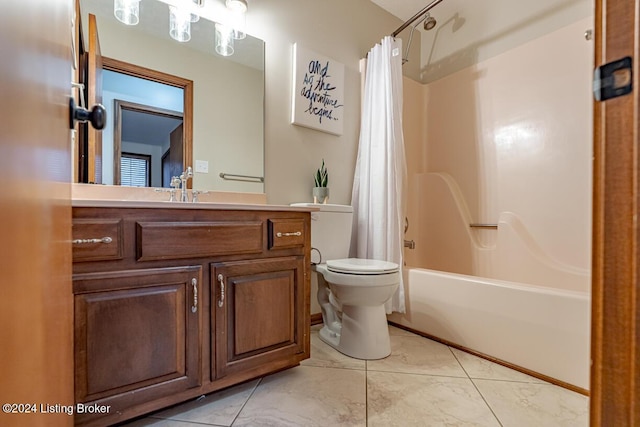 full bathroom with shower / bath combination with curtain, vanity, and toilet