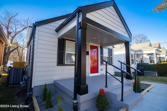 view of front facade featuring covered porch