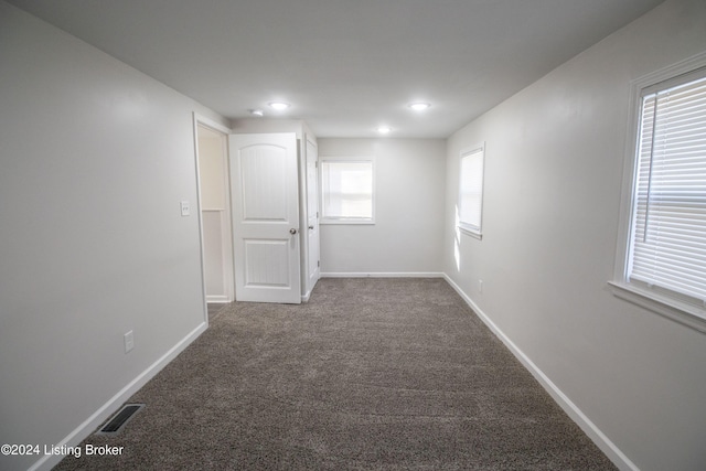 view of carpeted spare room