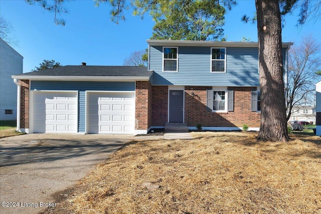 view of front property featuring a garage