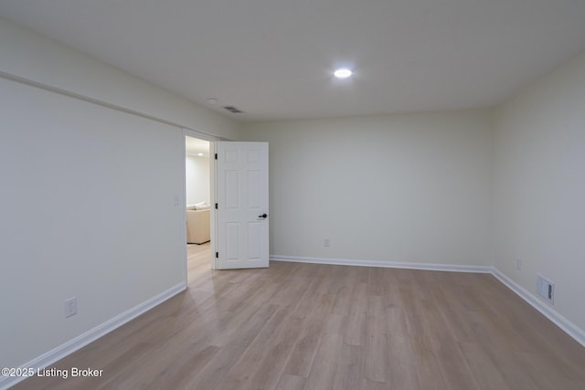 9415 Rockycreek Ln, Louisville, KY 40299 - unfurnished room with recessed lighting, visible vents, baseboards, and light wood-style flooring